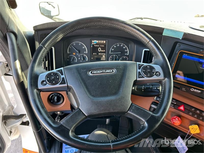Freightliner Cascadia 126 وحدات الجر