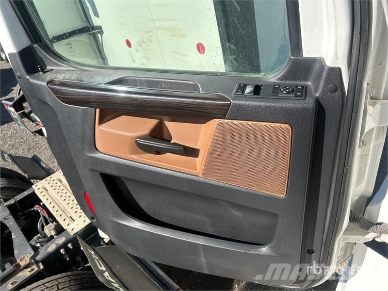 Freightliner Cascadia 126 6x4 T/A Sleeper Truck Tractor Trækkere