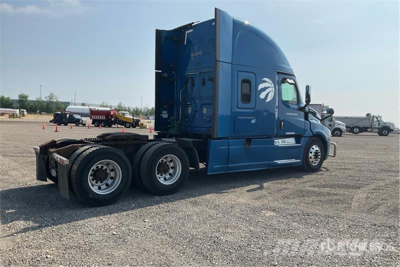 Freightliner Cascadia 126 6x4 T/A Sleeper Truck Tractor Sattelzugmaschinen