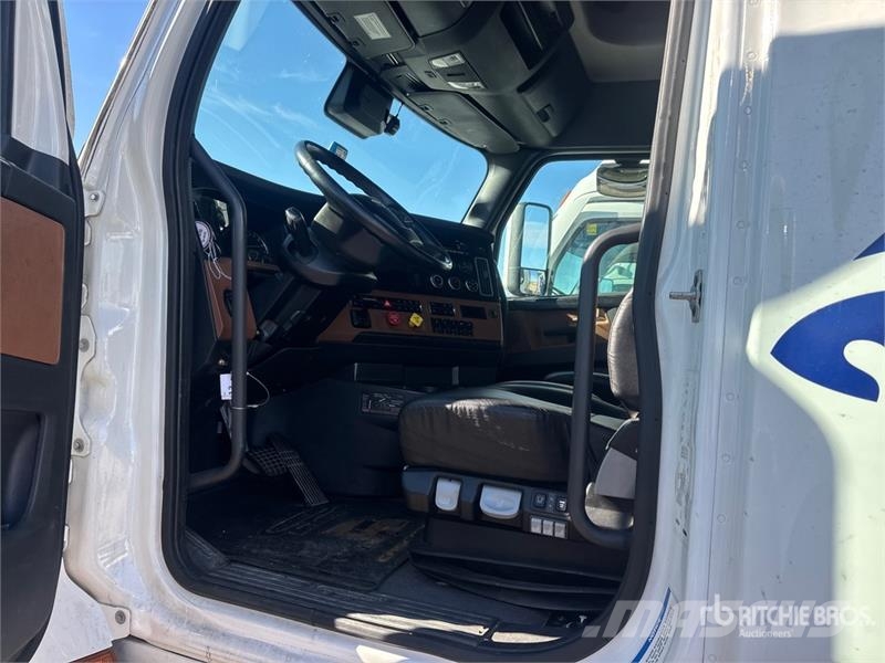 Freightliner Cascadia 126 Тягачі