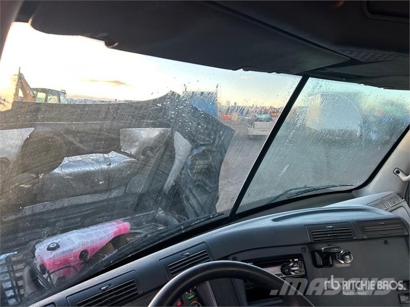 Freightliner Cascadia 125 Truck Tractor Units