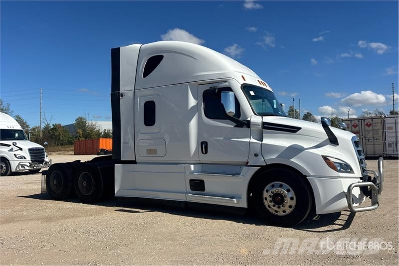 Freightliner Cascadia 126 Trekkers