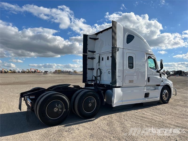 Freightliner Cascadia 126 وحدات الجر