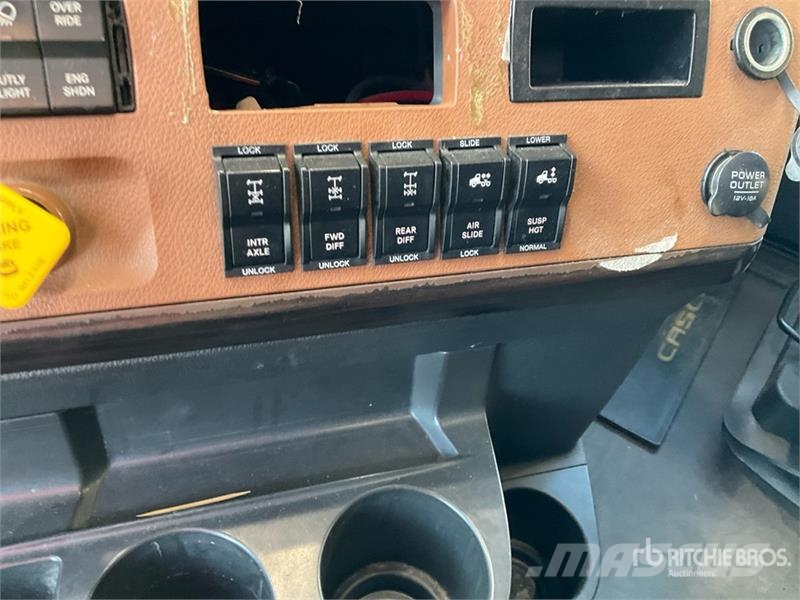 Freightliner Cascadia 126 6x4 T/A Sleeper Truck Tractor Motrici e Trattori Stradali
