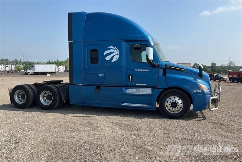 Freightliner Cascadia 126 6x4 T/A Sleeper Truck Tractor Sattelzugmaschinen