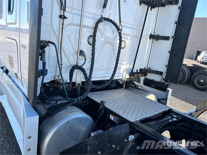 Freightliner Cascadia 126 Trekkers