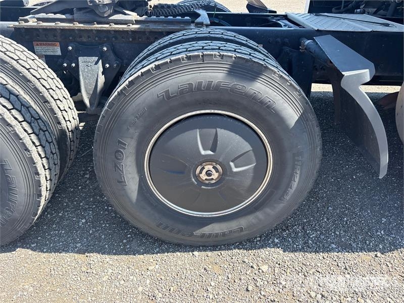 Freightliner Cascadia 126 Naudoti vilkikai