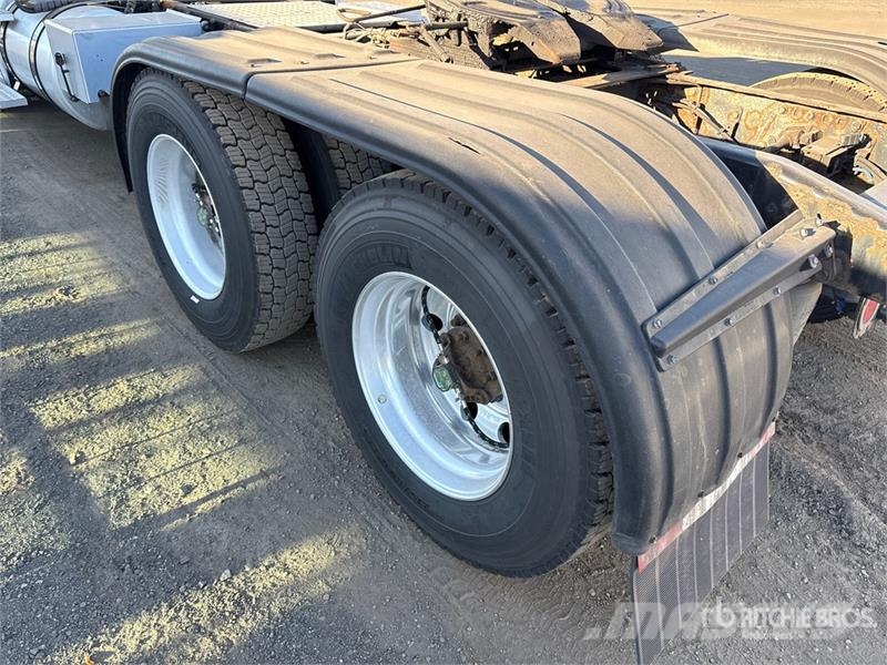 Freightliner Cascadia 113 وحدات الجر