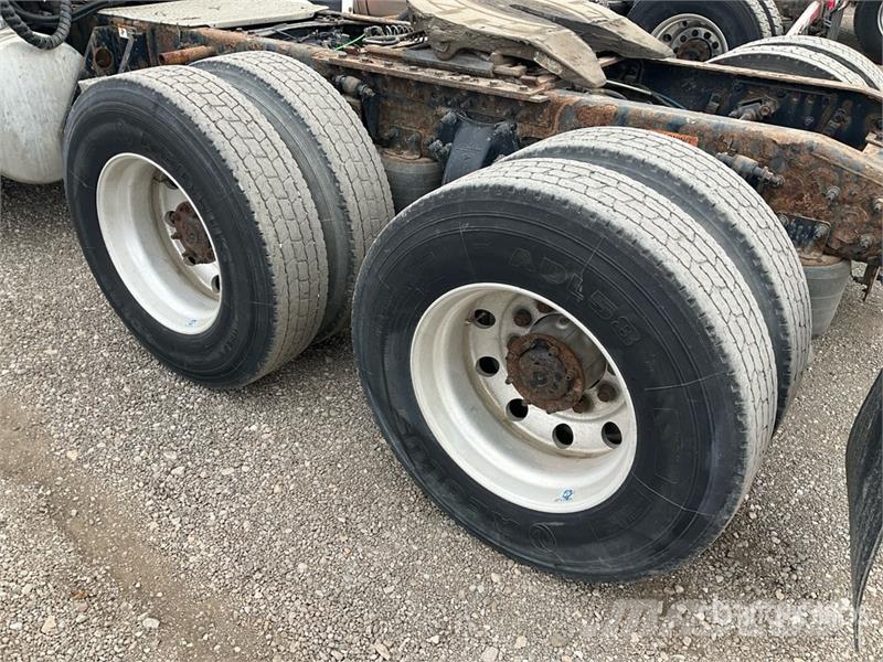 Freightliner Cascadia 126 6x4 T/A Sleeper Truck Tractor Motrici e Trattori Stradali