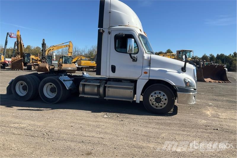 Freightliner Cascadia 125 وحدات الجر