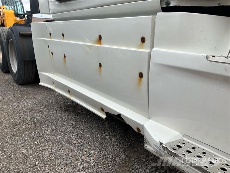 Freightliner Cascadia 126 6x4 T/A Sleeper Truck Tractor Motrici e Trattori Stradali