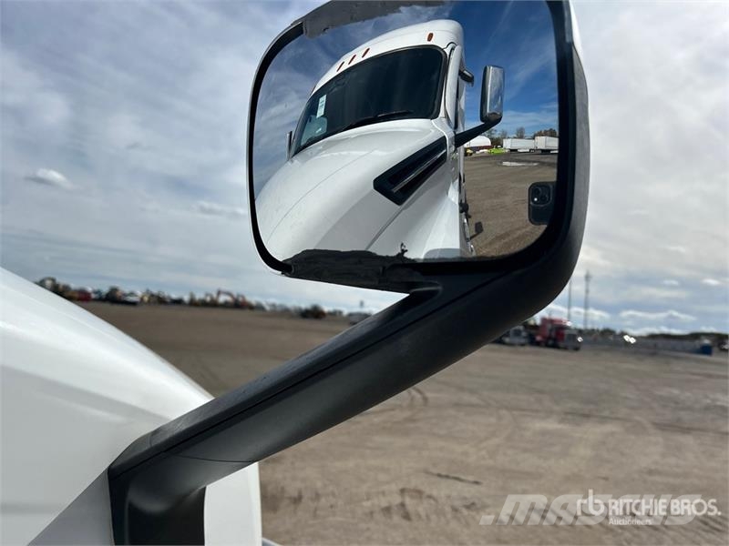 Freightliner Cascadia 126 وحدات الجر