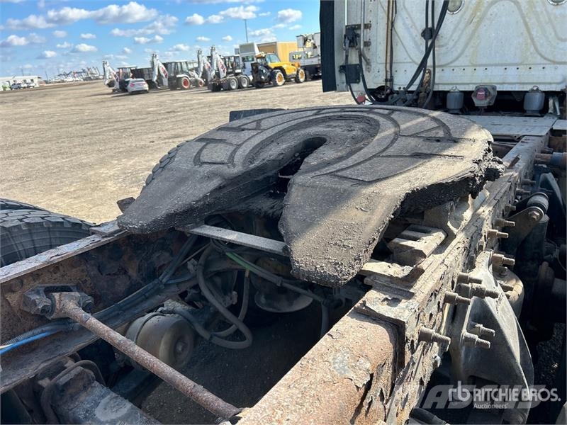 Freightliner Cascadia 125 6x2 T/A Sleeper Truck Tractor وحدات الجر