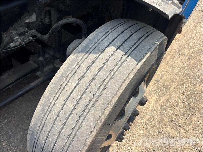 Freightliner Cascadia 126 6x4 T/A Sleeper Truck Tractor (Inoper Autotractoare