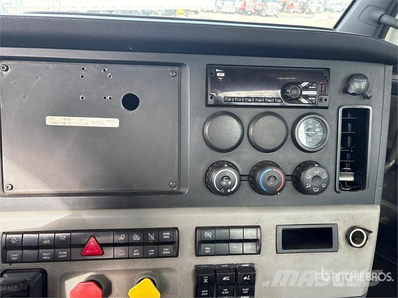 Freightliner Cascadia 126 曳引機組件