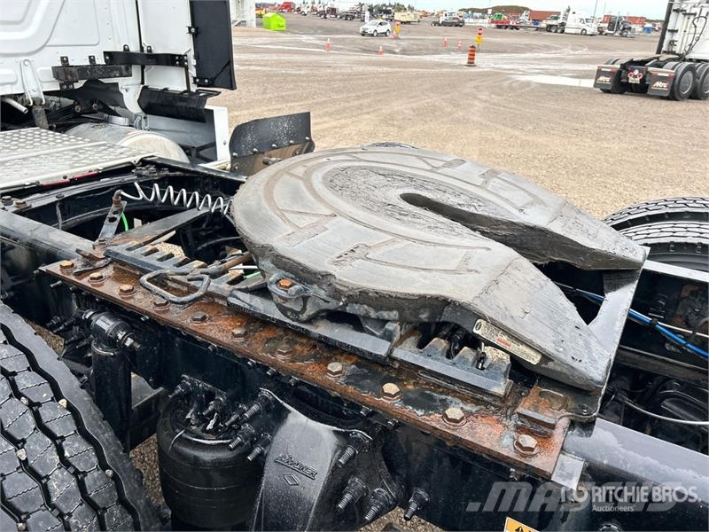 Freightliner Cascadia 126 وحدات الجر