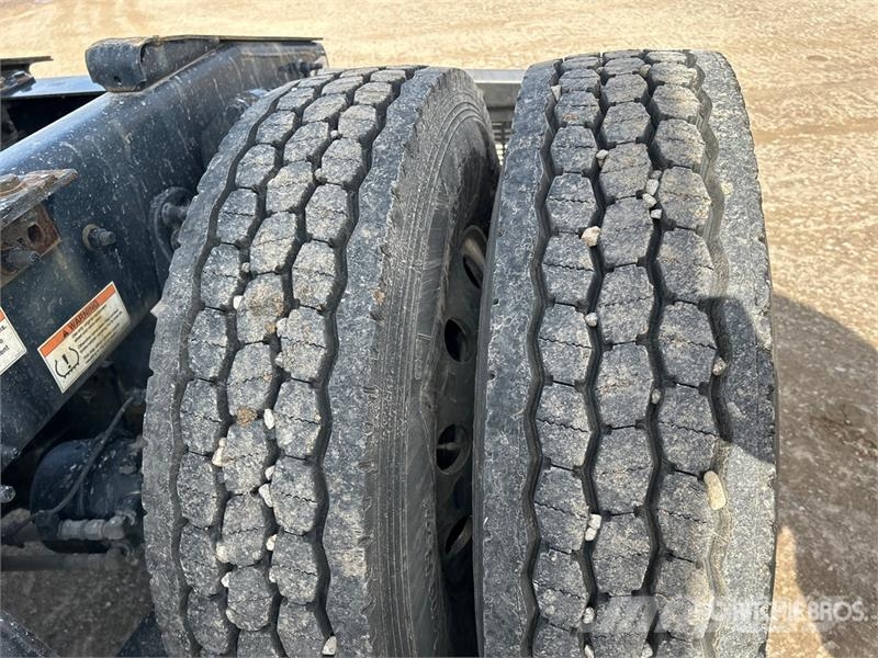 Freightliner Cascadia 126 وحدات الجر