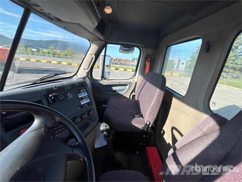 Freightliner Cascadia 125 Vilcēji