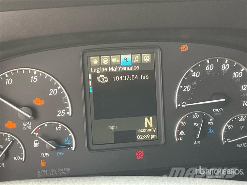 Freightliner Cascadia 126 6x4 T/A Sleeper Truck Tractor وحدات الجر