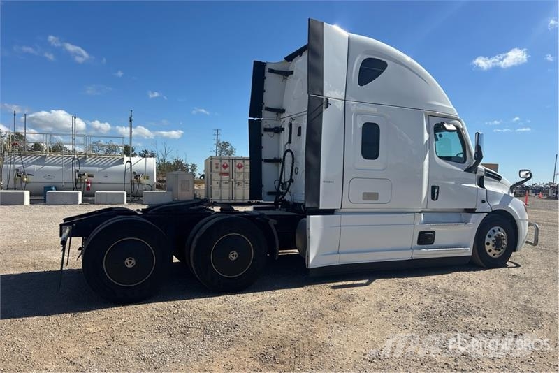 Freightliner Cascadia 126 Trekkers