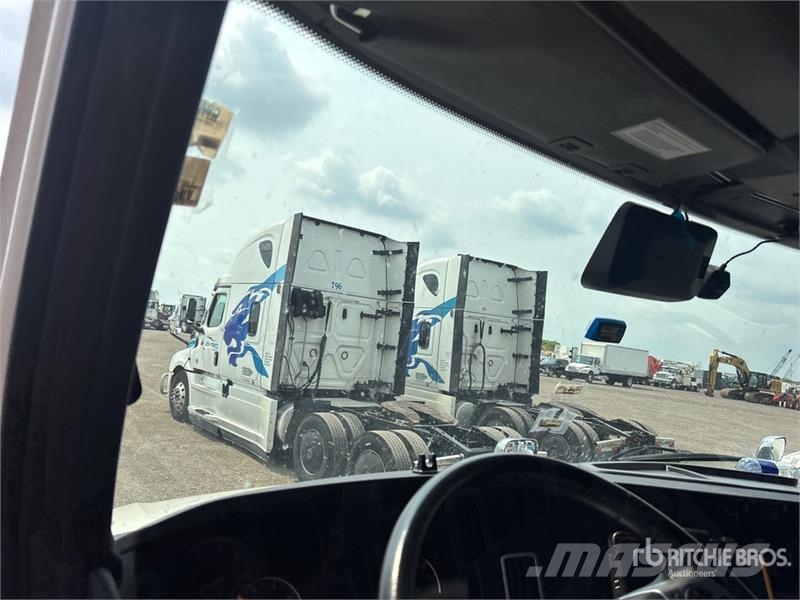 Freightliner Cascadia 126 Naudoti vilkikai
