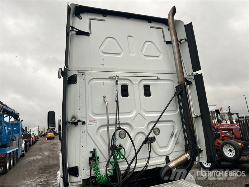 Freightliner Cascadia 125 6x4 T/A Sleeper Truck Tractor Motrici e Trattori Stradali