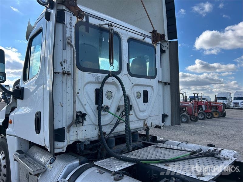 Freightliner Cascadia 125 وحدات الجر