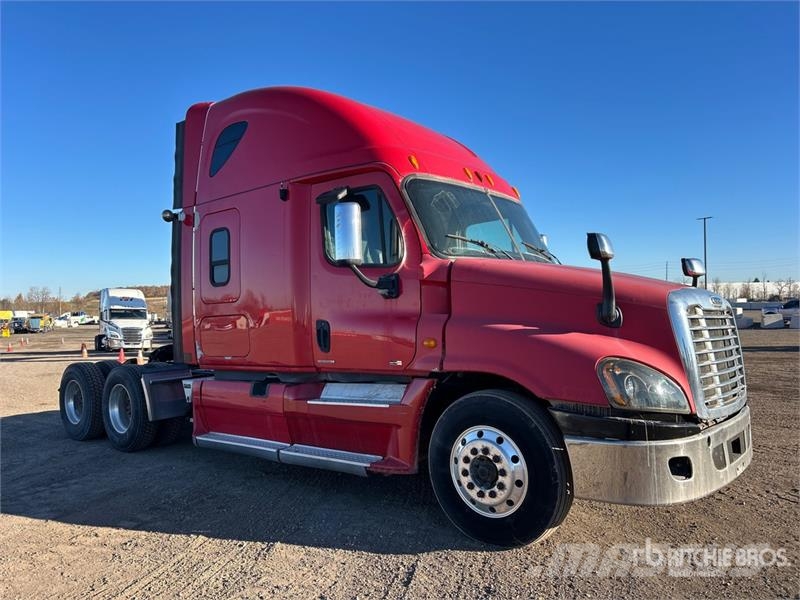 Freightliner Cascadia 125 6x4 T/A Sleeper Truck Tractor Sattelzugmaschinen