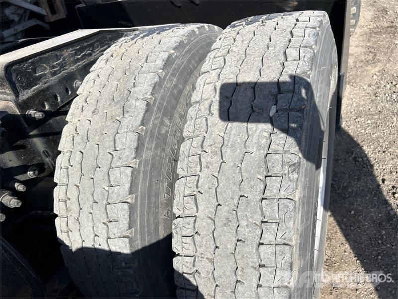 Freightliner Cascadia 125 6x4 T/A Sleeper Truck Tractor Седельные тягачи