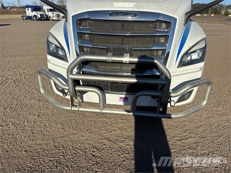 Freightliner Cascadia 126 وحدات الجر