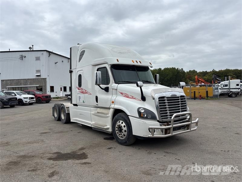 Freightliner Cascadia 125 T/A Sleeper Truck Tractor Sadulveokid