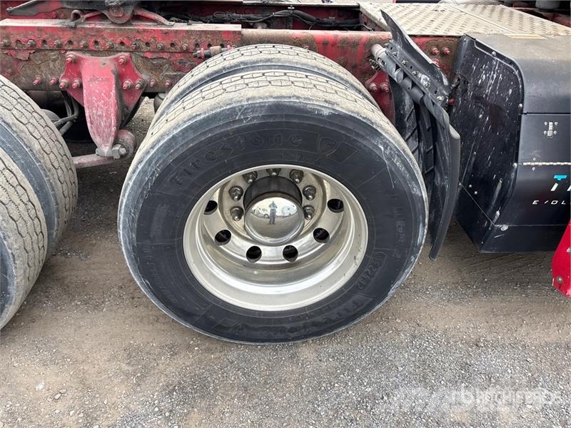 Freightliner Cascadia 125 6x4 T/A Sleeper Truck Tractor Sattelzugmaschinen