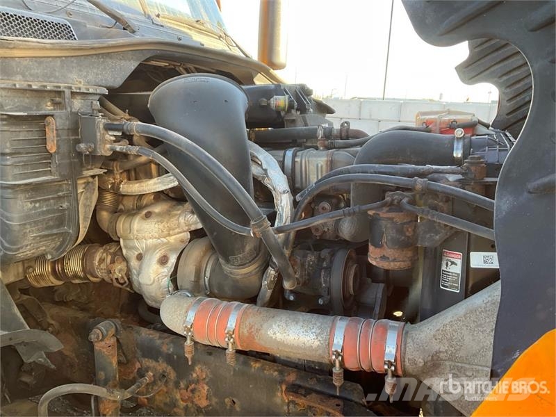 Freightliner Cascadia 125 6x4 Evolution T/A Sleeper Truck Tract Влекачи