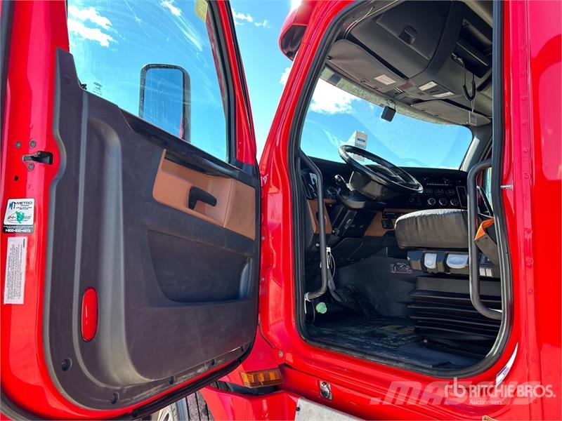 Freightliner Cascadia 126 وحدات الجر