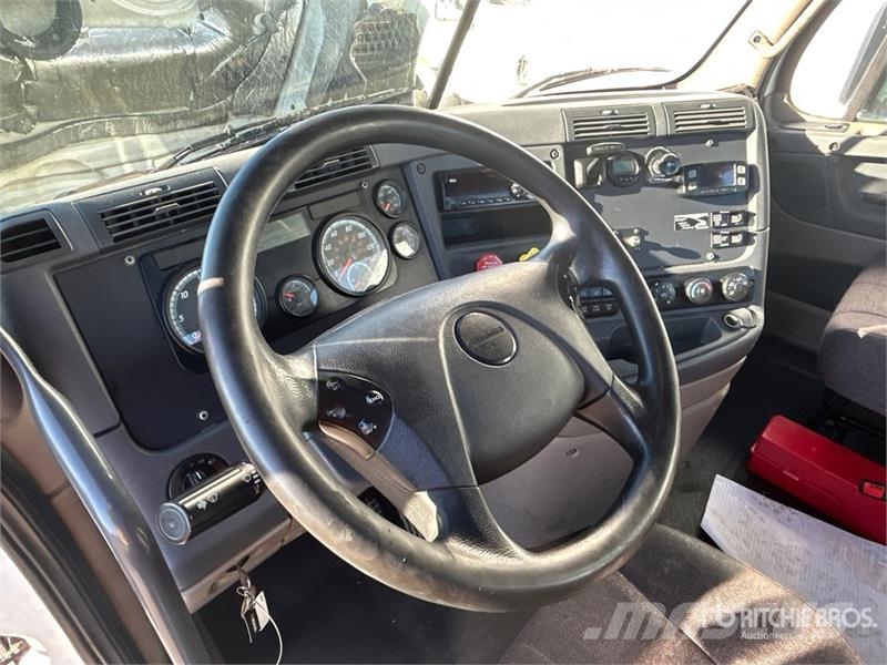 Freightliner Cascadia 125 Vetopöytäautot