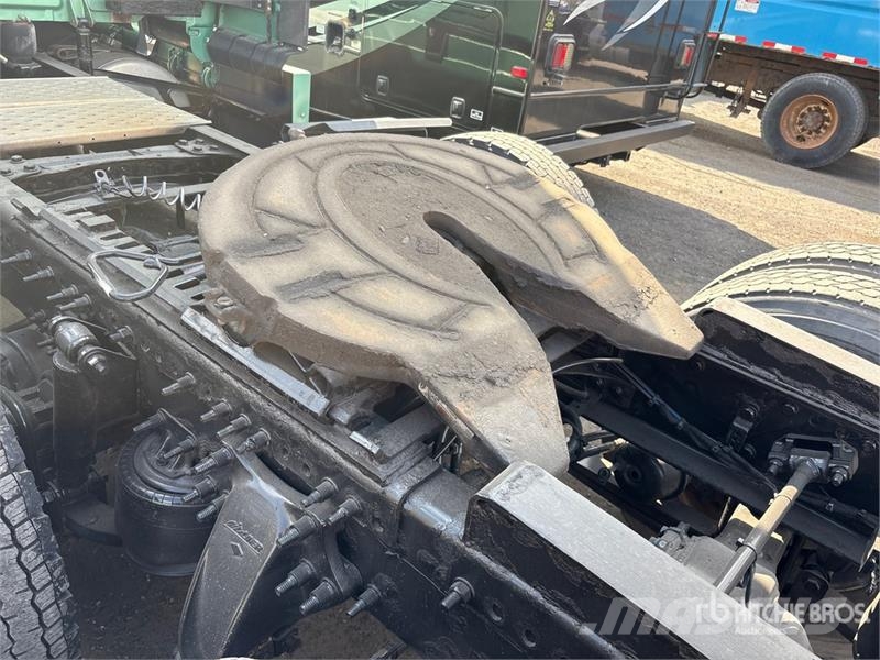 Freightliner Cascadia 126 T/A Sleeper Truck Tractor Trekkvogner