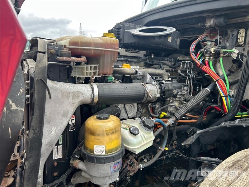 Freightliner Cascadia 126 6x4 T/A Sleeper Truck Tractor Cavalos mecânicos