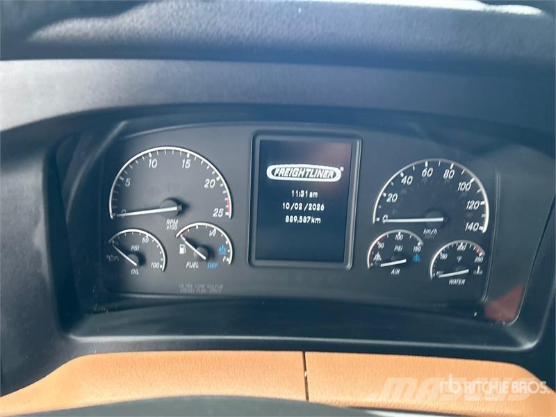 Freightliner Cascadia 126 وحدات الجر
