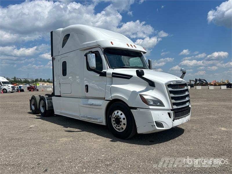 Freightliner Cascadia 126 6x4 T/A Sleeper Truck Tractor Motrici e Trattori Stradali