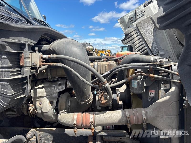 Freightliner Cascadia 125 6x4 T/A Sleeper Truck Tractor Motrici e Trattori Stradali