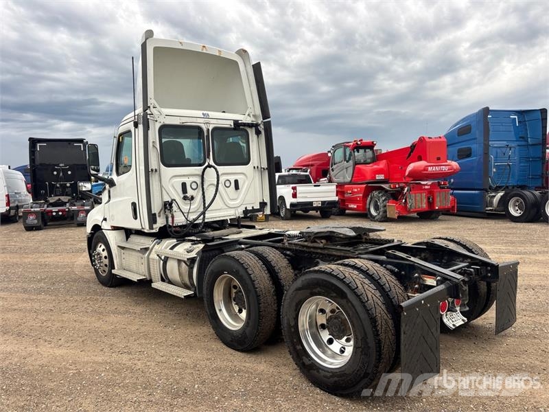 Freightliner Cascadia 126 Naudoti vilkikai