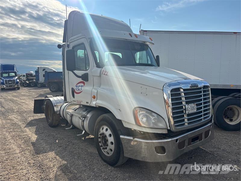 Freightliner Cascadia 125 Vetopöytäautot