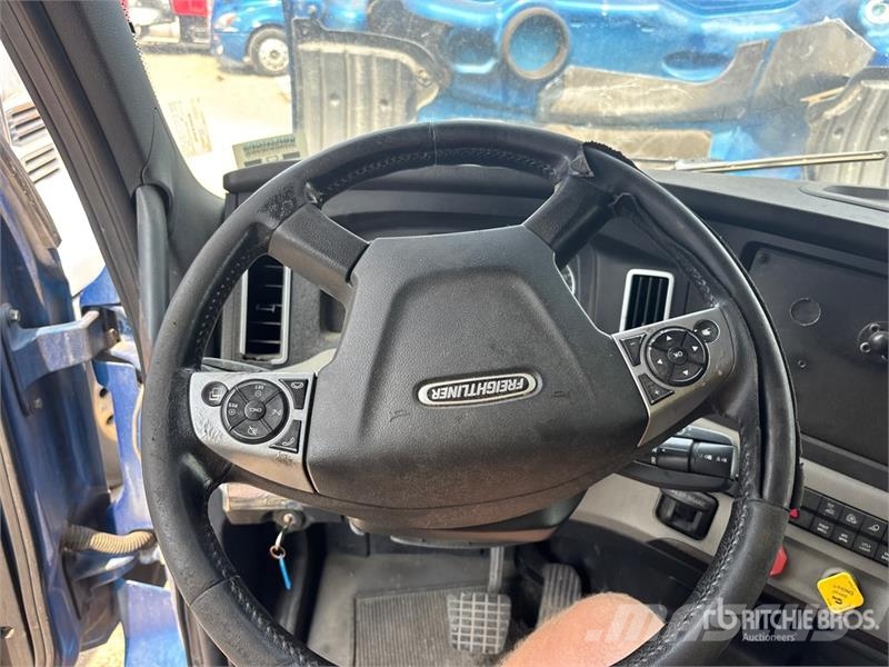 Freightliner Cascadia 126 6x4 T/A Sleeper Truck Tractor (Inoper Autotractoare