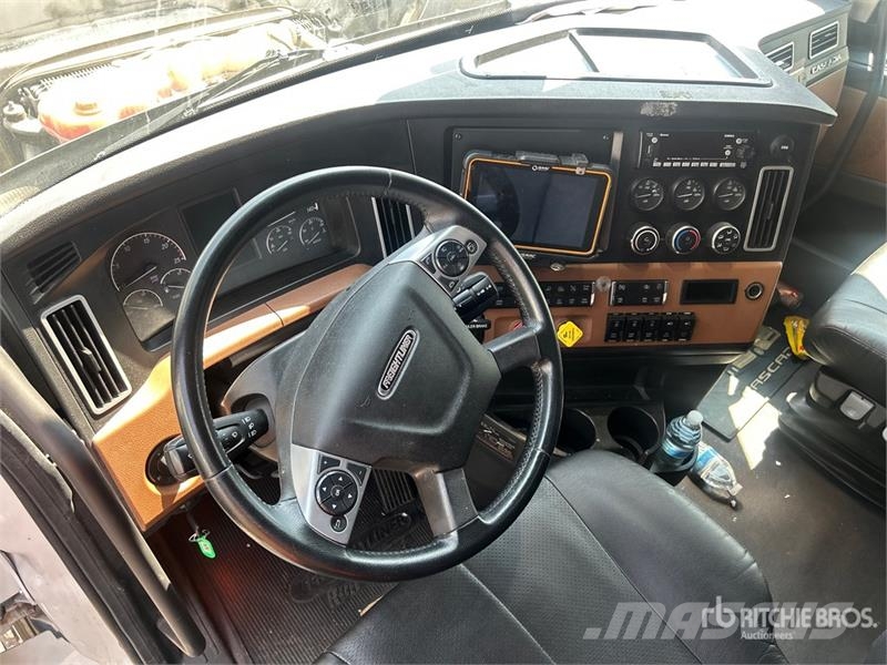 Freightliner Cascadia 126 Naudoti vilkikai