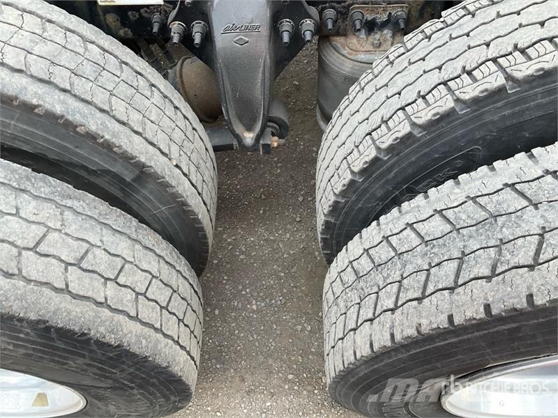 Freightliner Cascadia 126 6x4 T/A Sleeper Truck Tractor وحدات الجر