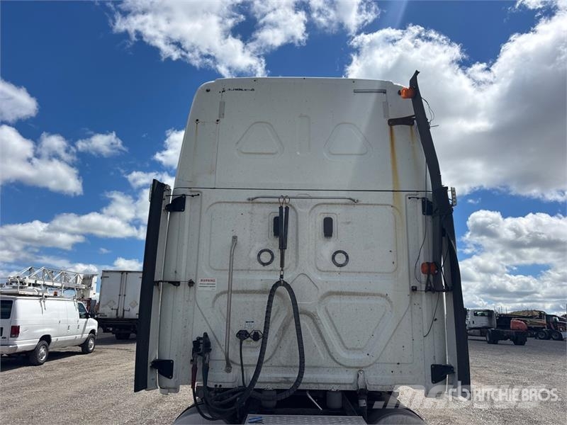 Freightliner Cascadia 125 6x4 T/A Sleeper Truck Tractor Motrici e Trattori Stradali