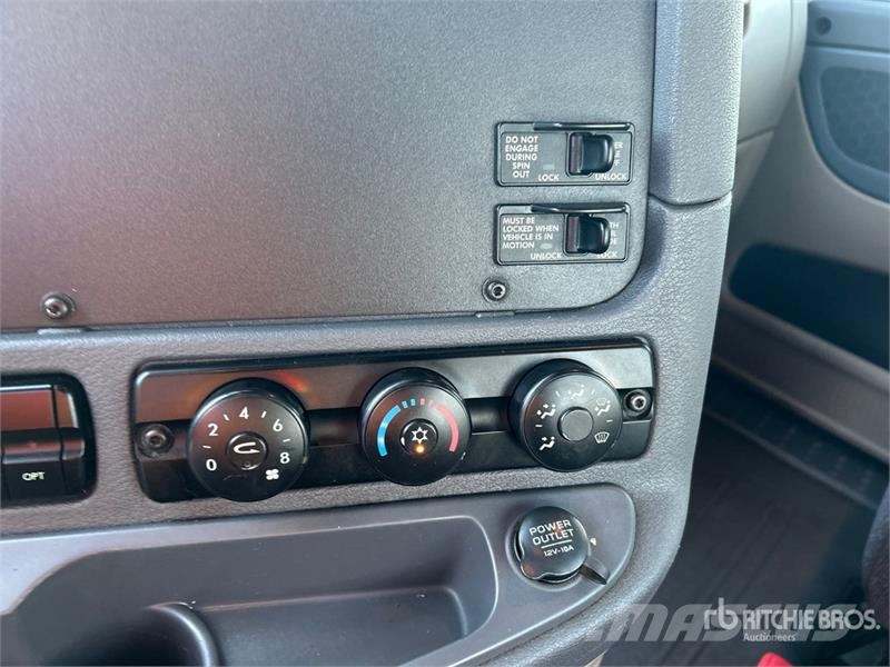 Freightliner Cascadia 125 Truck Tractor Units