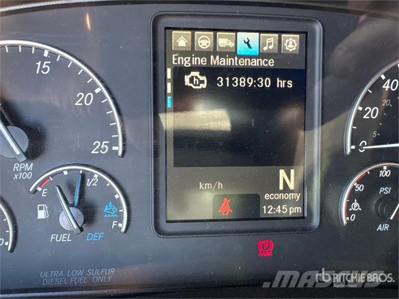 Freightliner Cascadia 126 6x4 T/A Sleeper Truck Tractor Cavalos mecânicos