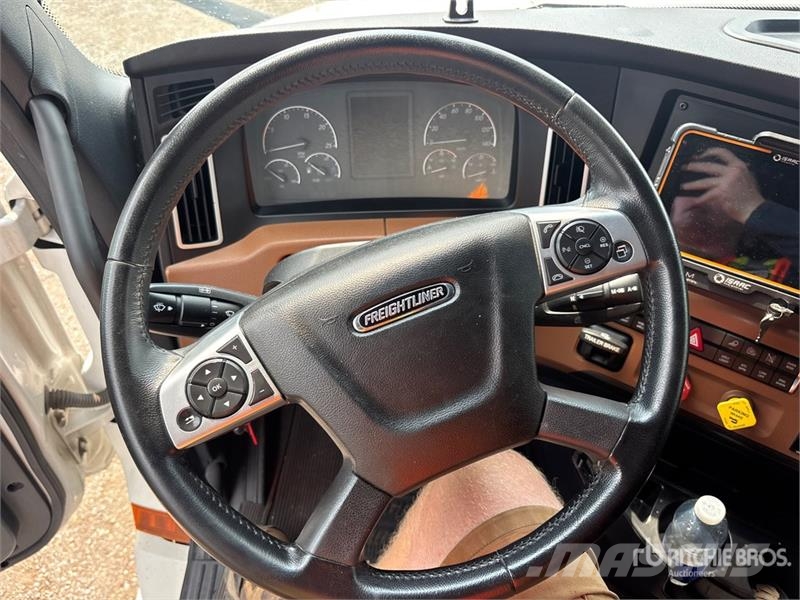 Freightliner Cascadia 126 Naudoti vilkikai