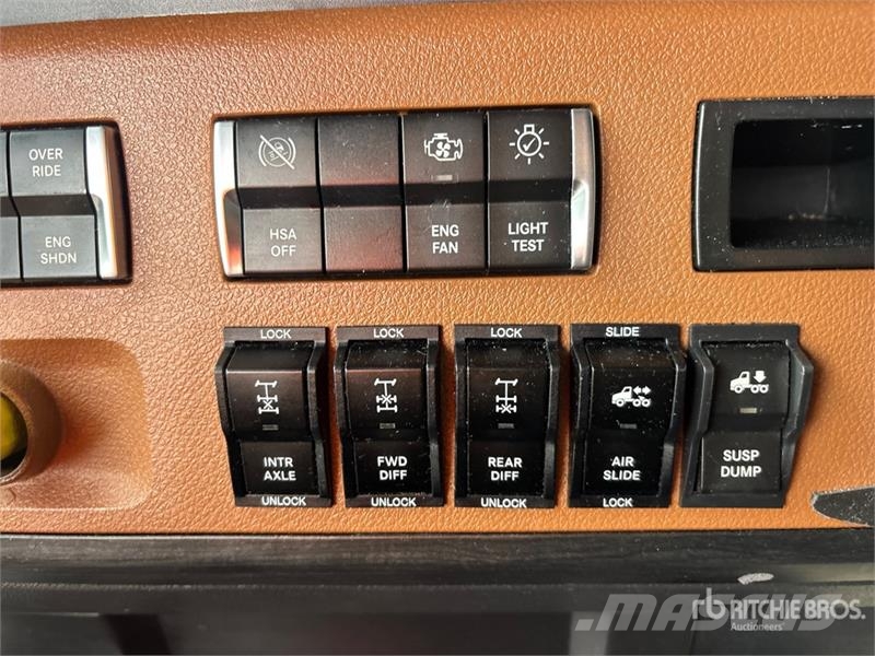 Freightliner Cascadia 126 Naudoti vilkikai